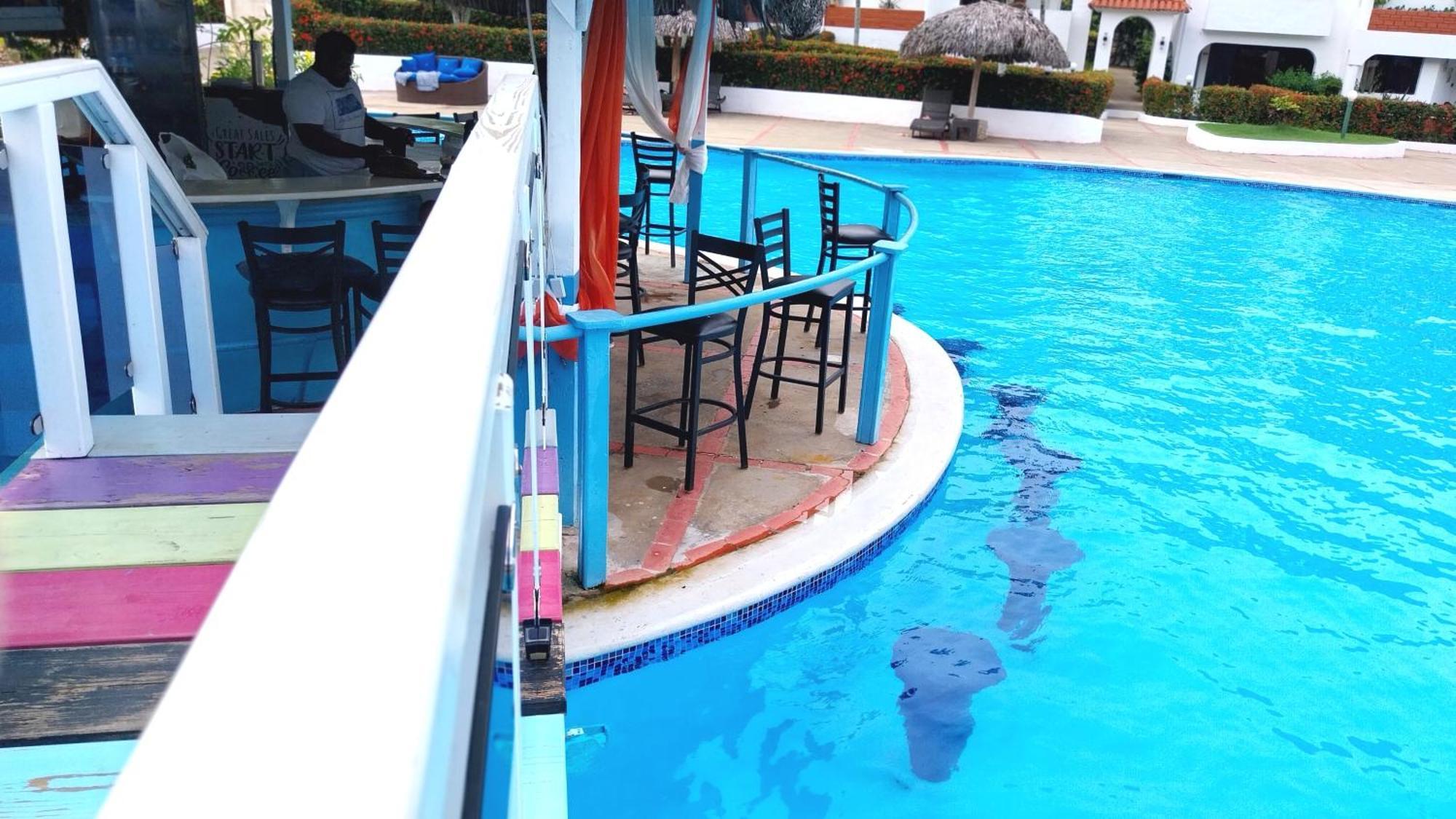 The Biggest Swimming Pool In Sosua, Frente A La Piscina Mas Grande En Sosua Apartamento Exterior foto